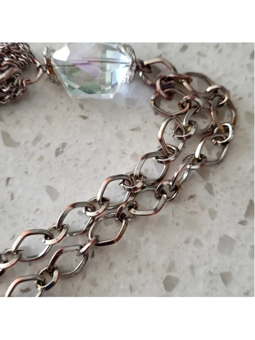 Vintage Chain Necklace with Crystal Pendant – Subtle Elegance